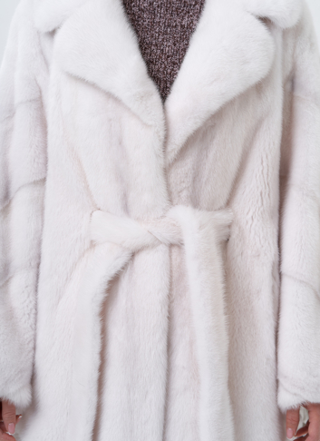 Белая норковая шуба