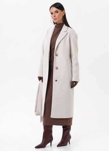 Женское пальто с английским воротником