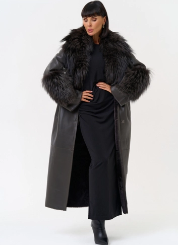 Женская натуральная дубленка с отделкой из меха лисы