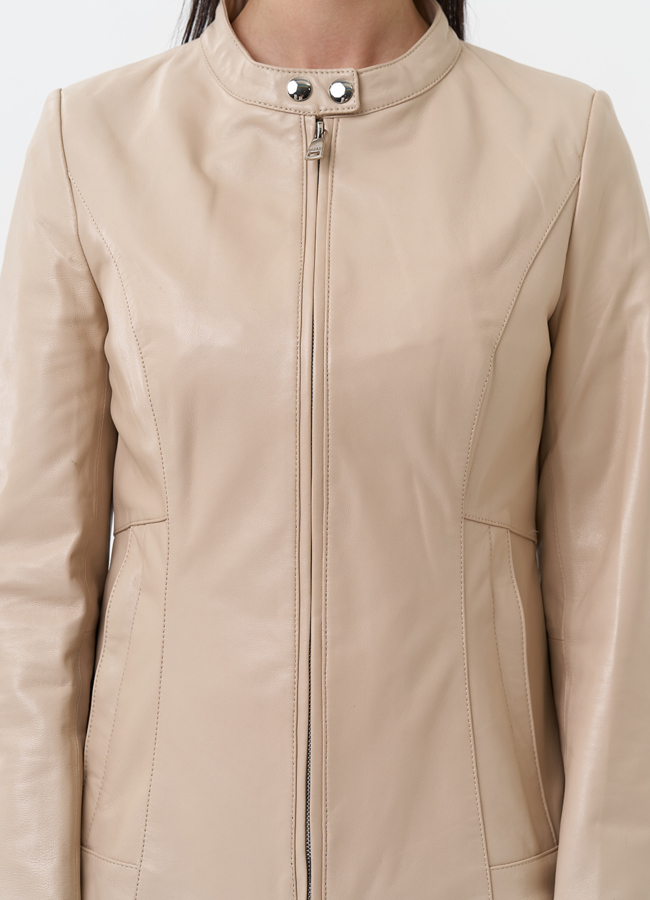 Светлая кожаная куртка модель № 75140 в рассрочку