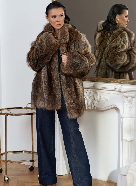 Шуба из меха канадского енота