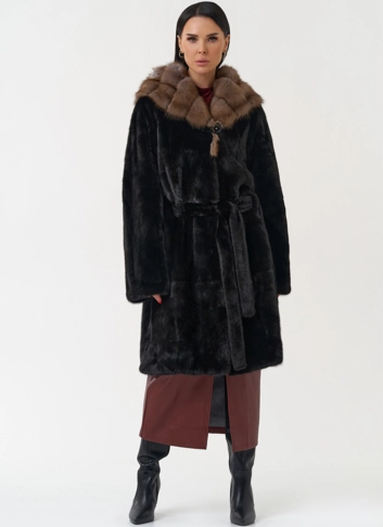 Норковая шуба с капюшоном из меха куницы