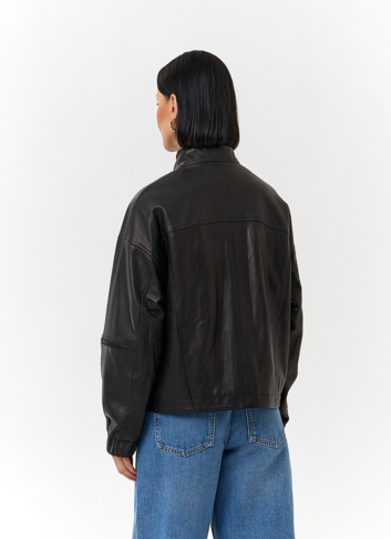 Женская куртка из натуральной кожи