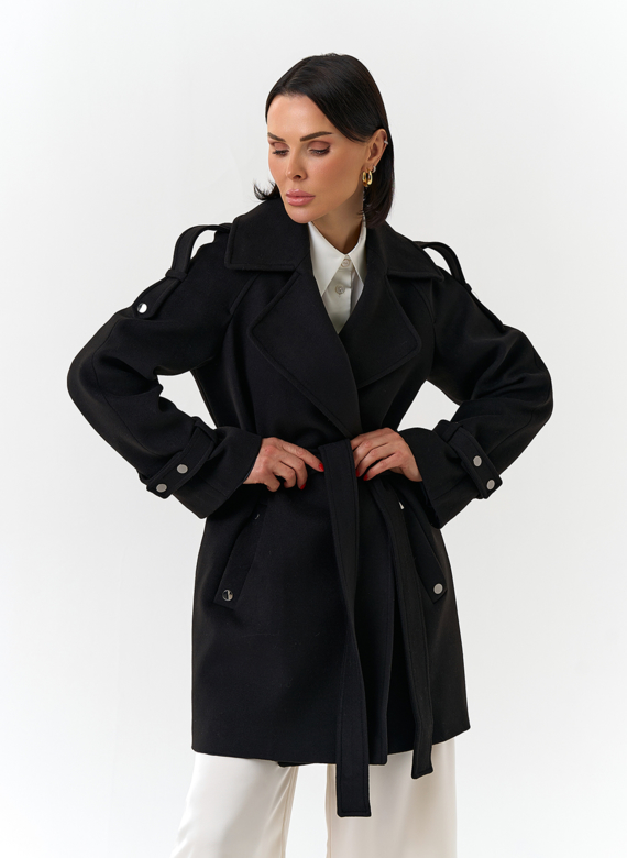 Женское укороченное пальто с английским воротником