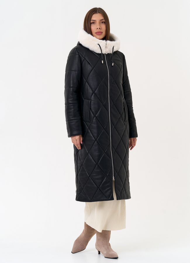 Женское пальто из эко кожи с капюшоном модель № 30721 меха малина