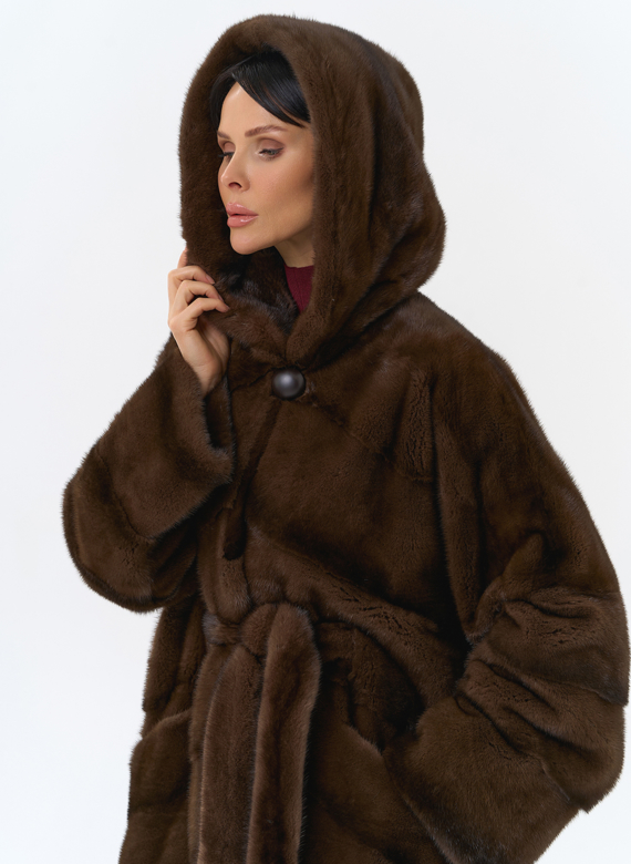 Шуба из меха норки с капюшоном