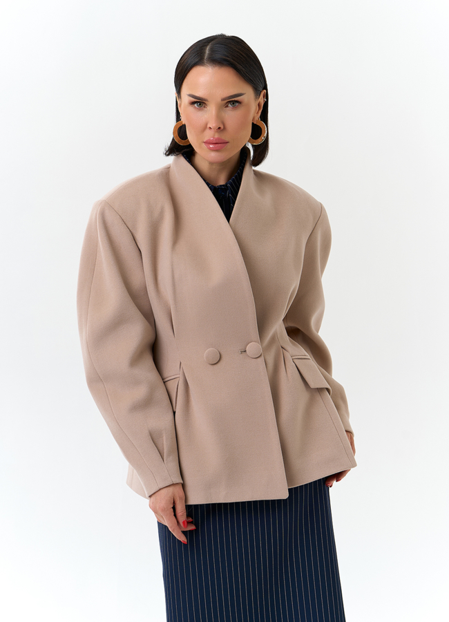 Женское укороченное пальто с акцентными рукавами модель № 32779 меха малина