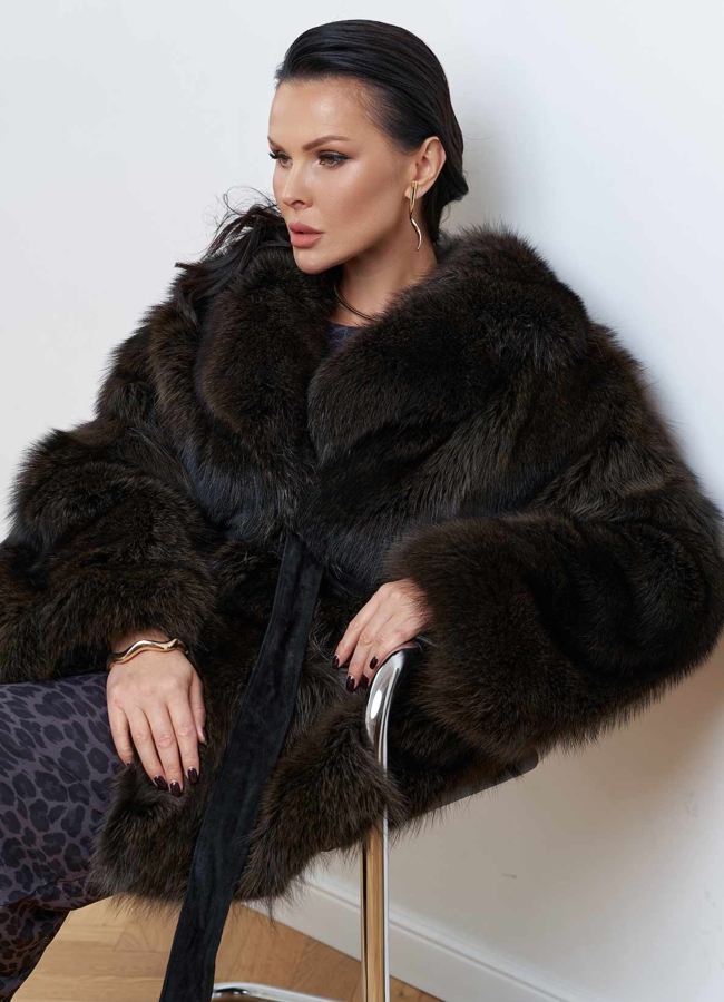 Шуба из меха канадского енота модель № 28885 универмаг малина