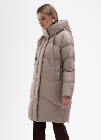 Женский пуховик  капюшоном