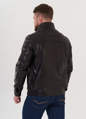 Мужская кожаная куртка черного цвета