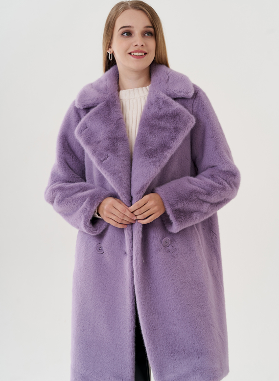 Женское пальто из эко меха на пуговицах