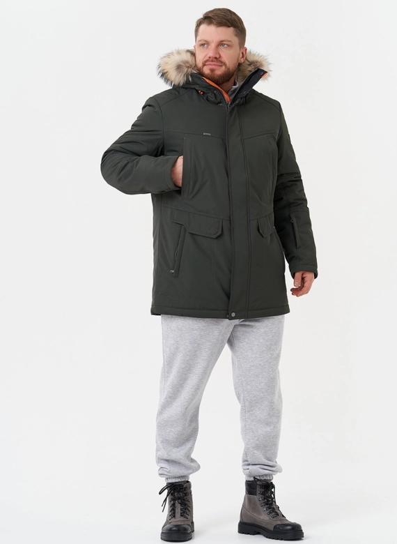 Пуховик с отделкой из меха енота