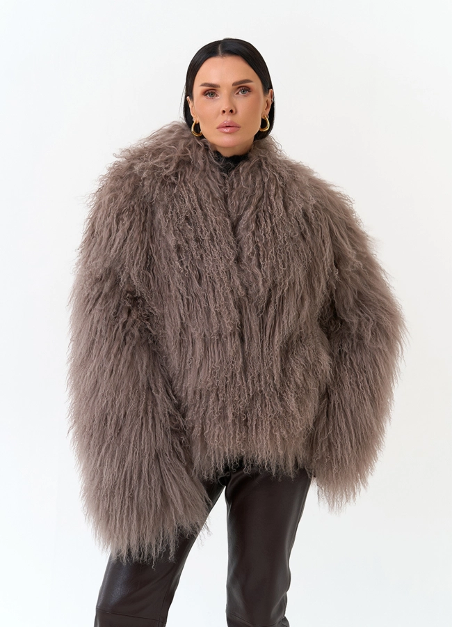 Короткая шуба из ламы модель № 31781 в кредит фото