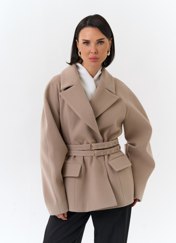 Женское укороченное пальто с двойным поясом