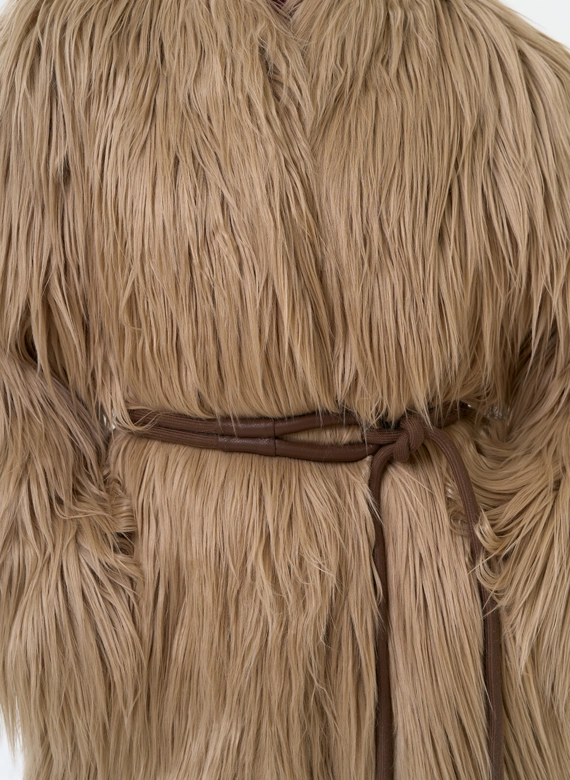 Женская шуба из эко меха с декоративным поясом