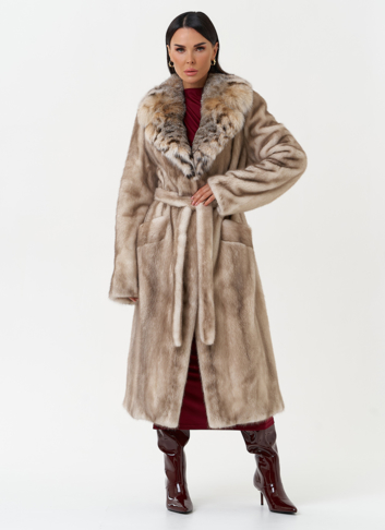 Женская шуба из меха норки с воротником из меха рыси