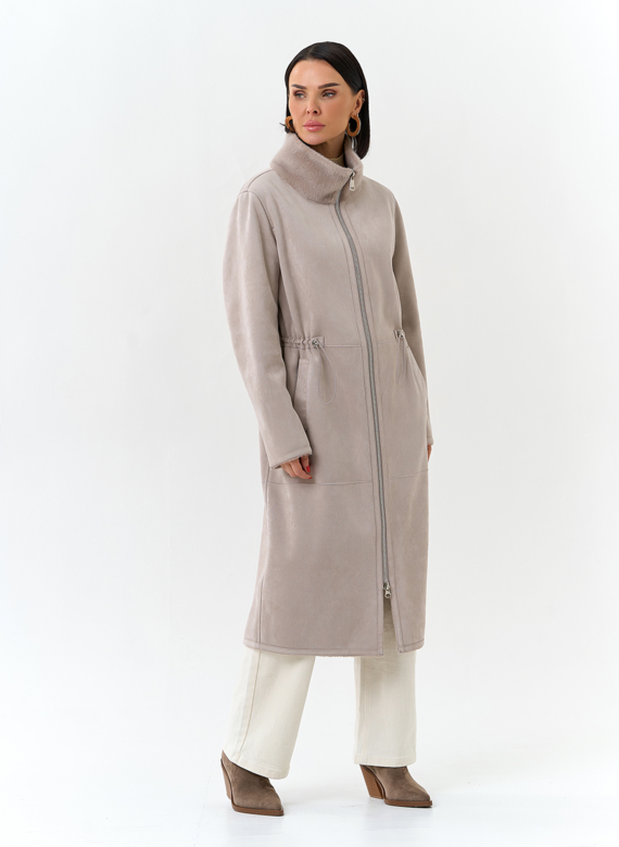 Светлая дубленка из эко замши