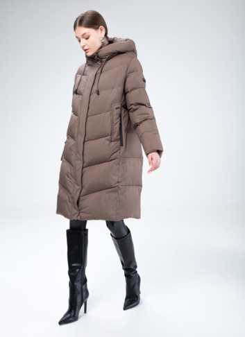 Женский пуховик с капюшоном 