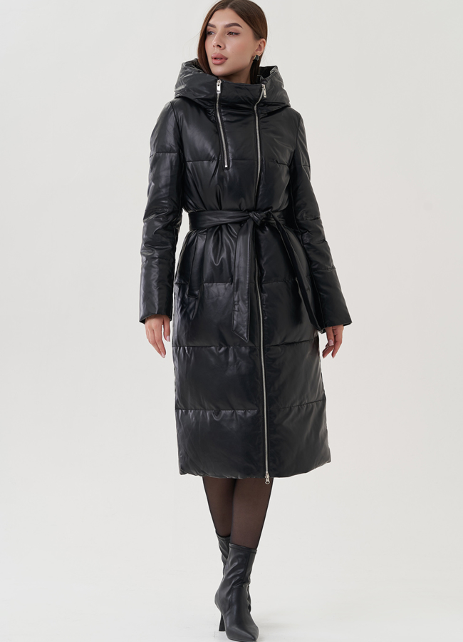 Женский пуховик из эко кожи с капюшоном модель № 24865 меха малина