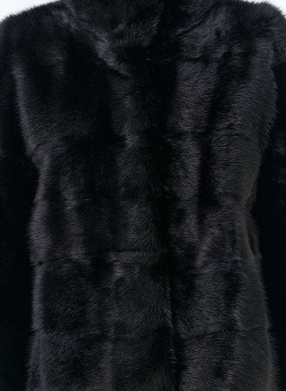 Норковая шуба с воротником стойка черного цвета 
