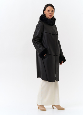 Женская натуральная дубленка с капюшоном