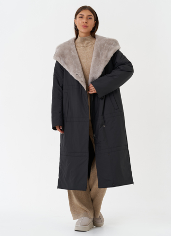 Пуховик с капюшоном из эко меха