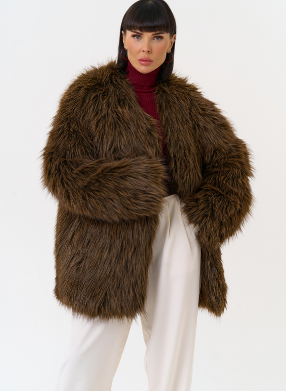 Женская шуба из эко меха с декоративным поясом