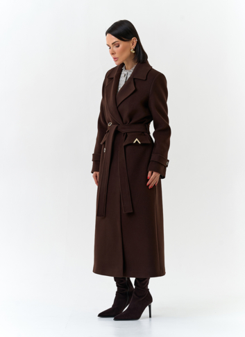 Женское пальто с английским воротником