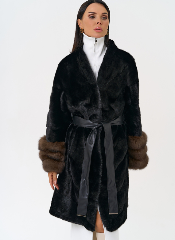 Норковая шуба с манжетами из меха куницы