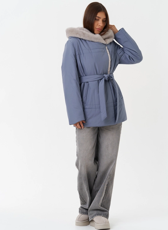 Куртка с капюшоном из эко меха
