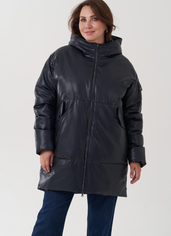 Женский пуховик синего цвета из эко кожи