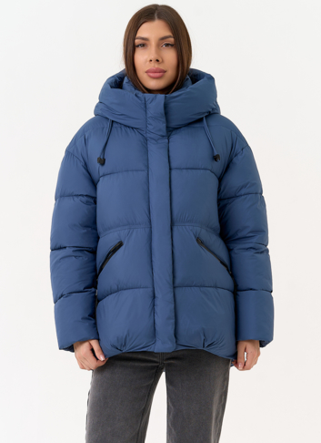 Женский пуховик синего цвета с капюшоном